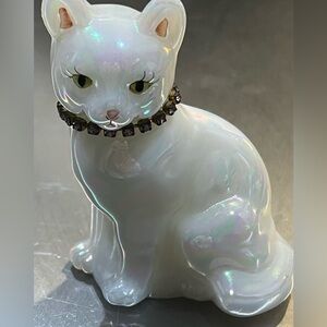 FENTON CAT IRIDESCENT WHITE FIGURINE WITH RHINESTONE COLLAR- SIGNED